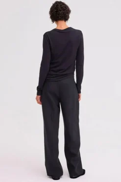 Davies Longsleeve Tee Black