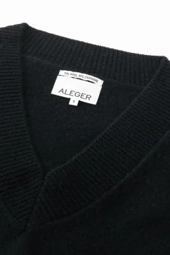 N.84 Cashmere Blend Oversized V Neck - Black