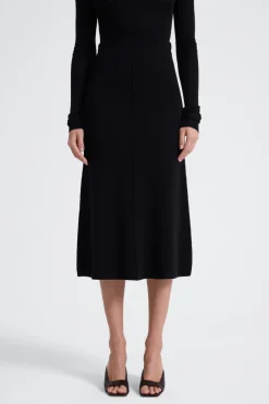 Omega Skirt Black