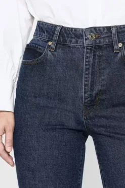 The Ruler Jean Written